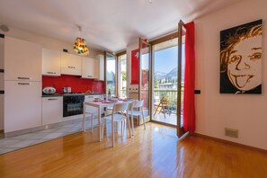 Fridge, microwave, oven, stovetop - Claz House (Riva del Garda)