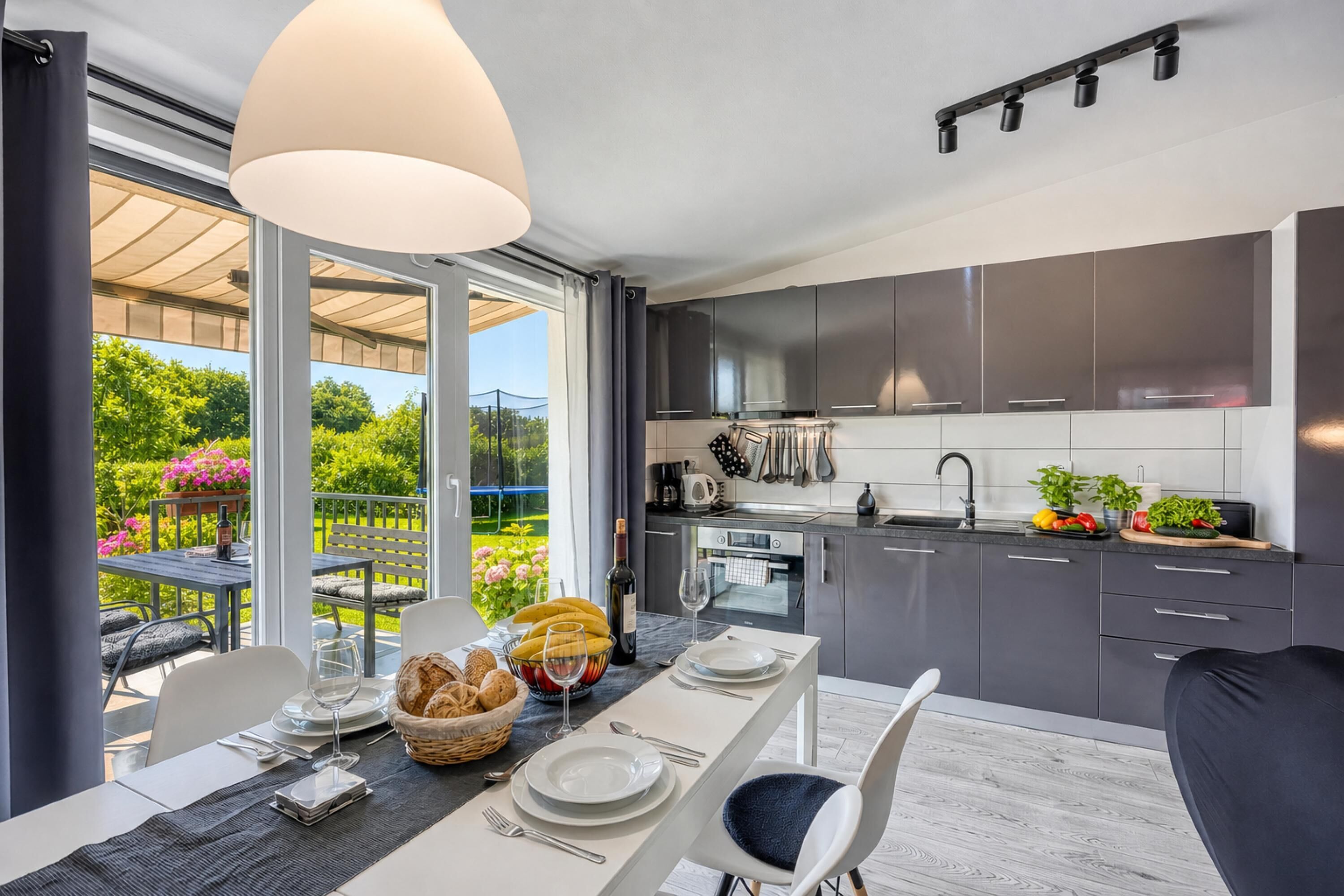 Family House, 2 Bedrooms, Microwave (Family Friendly House Kacana - Garden) | Private kitchen
