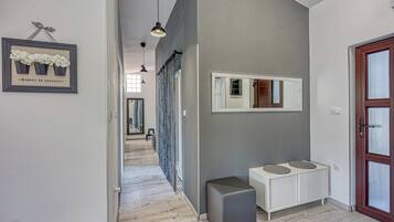 Family House, 2 Bedrooms, Microwave (Family Friendly House Kacana - Garden) | Interior