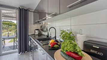 Familienhaus, 2 Schlafzimmer (Family Friendly House Kacana) | Eigene Küche | Kühlschrank, Mikrowelle, Ofen, Herdplatte