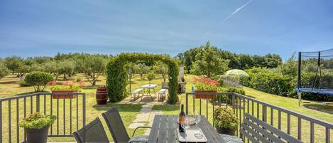 Family House, Multiple Bedrooms (Family Friendly House Kacana) | Outdoor dining