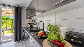 Family House, 2 Bedrooms, Microwave (Family Friendly House Kacana - Garden) | Private kitchen