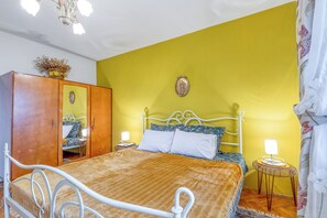 ファミリー ヴィラ 3 ベッドルーム 2 バスルーム マウンテンサイド (Pool House Ančka) | 3 室のベッドルーム、WiFi (無料)、ベッドシーツ