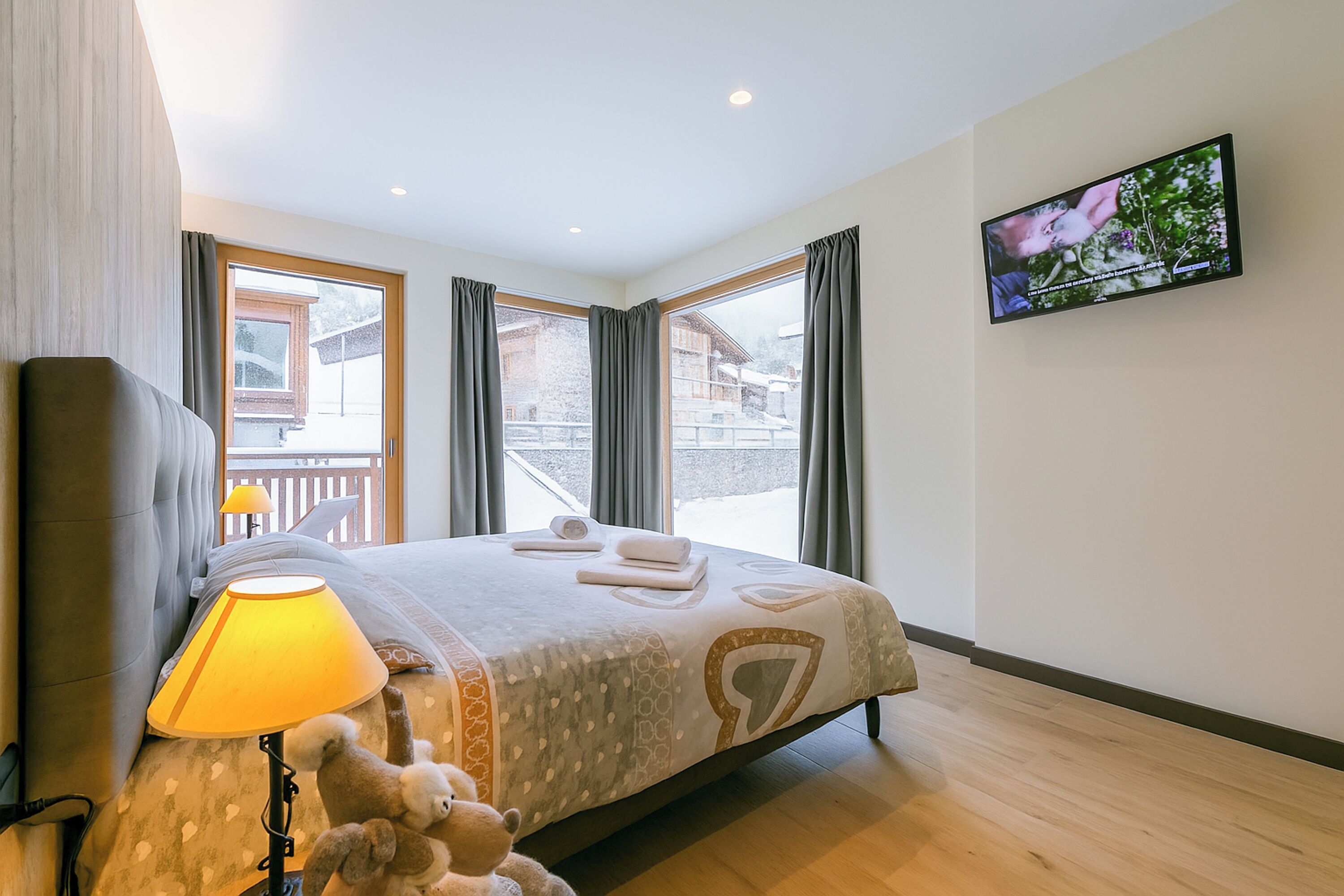 Apartamento família, vários quartos (Casa Luminosa Ski in -Ski out 100m) | 2 quartos, Wi-Fi de cortesia, roupa de cama