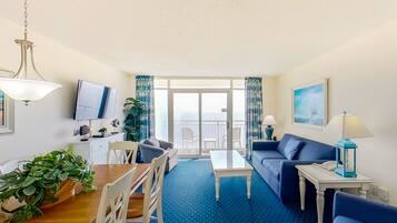 Een televisie, een dvd-speler en een filmbibliotheek