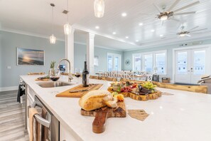 Dining - 🌴🌊No Shoes | Luxury Beachfront Home | Golf Cart | Private Pool 🏊 (Navarre)