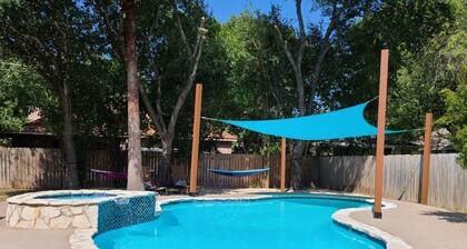 VRBO HOME AWAY Paradise Getaway House- With Pool and Hot Tub!