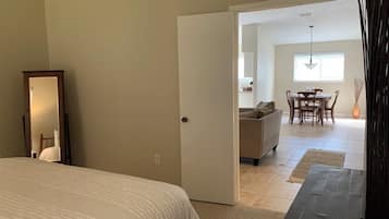 3 chambres, bureau, fer et planche Ă repasser, Wi-Fi gratuit