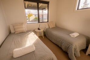 4 bedrooms, WiFi, bed sheets