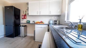 Penthouse, 2 Bedrooms, 2 Bathrooms, Sea View | Private kitchen | High chair, dining tables