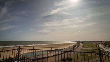 Penthouse, 2 slaapkamers, 2 badkamers, uitzicht op zee | Uitzicht op strand/zee