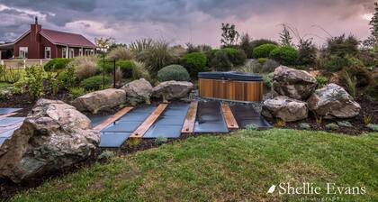 Night Sky Cottages - Kahu Cottage