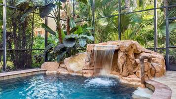 Hus (Stay A-Wiles) | Basseng | Utendørsbasseng og et oppvarmet basseng