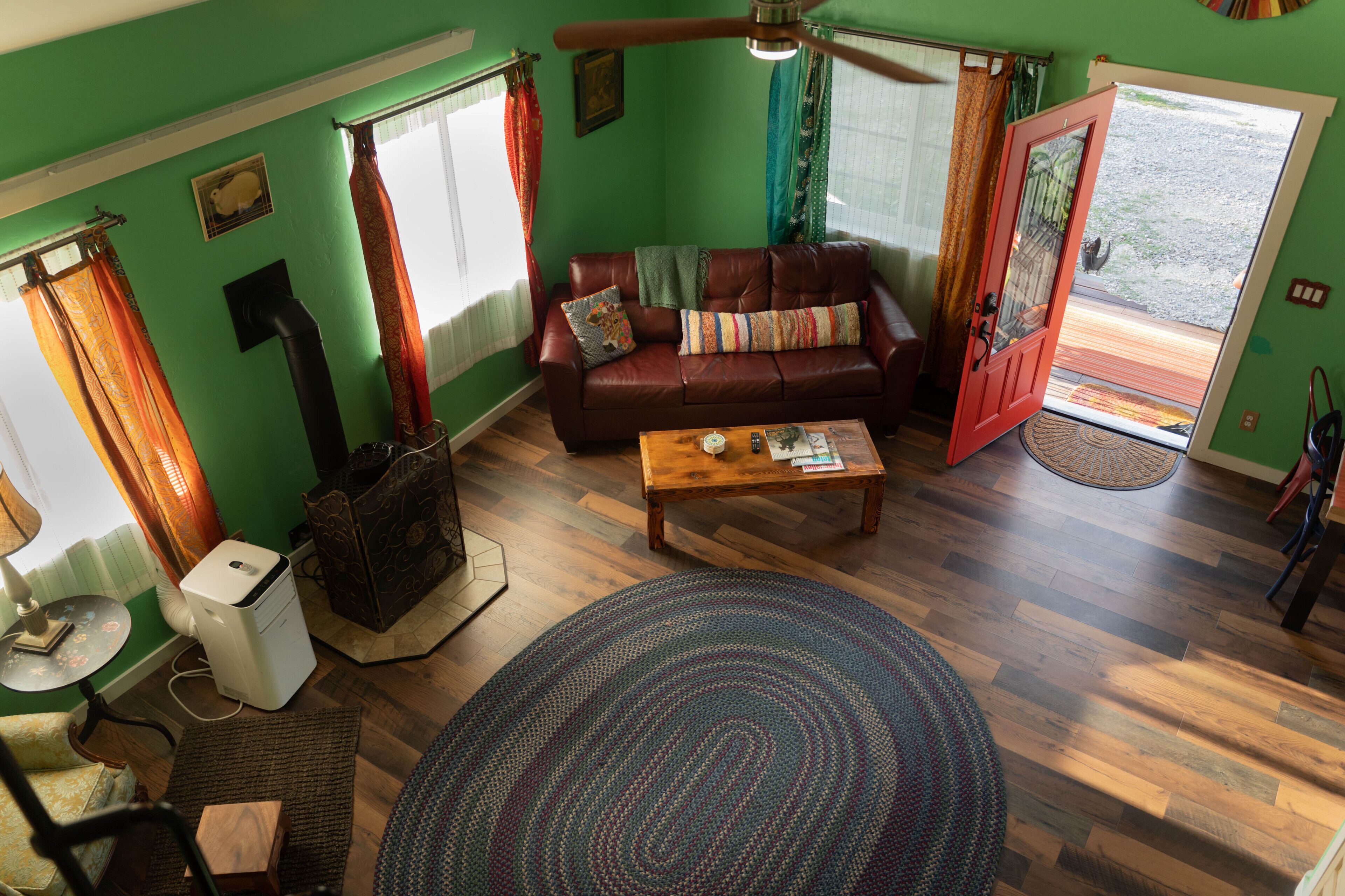 Smart TV, fireplace, books