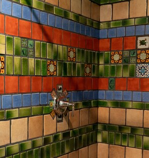 Shower, towels, soap, shampoo