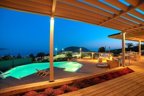 Outdoor pool - LYCIPONON VILLA for an unforgettable, relaxing, private, and secure vacation (Ανάβυσσος)