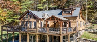 Bear Creek Cabin! Hot Tub+Fire Pit, Fireplace, Mtn Lodge, Private, WiFi, Grill!