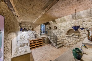 Interior - Torre Del Melograno With Heated Pool (Castiglione in Teverina)