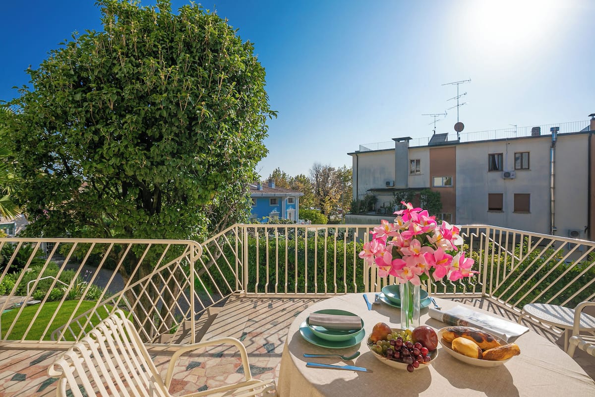 Family Apartment, Multiple Bedrooms, Beachside (La Maison Fleurie Appartamento) | Terrace/patio