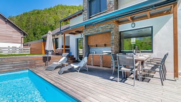 Tempat makan outdoor