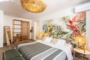 4 chambres, coffre-fort, bureau, fer et planche à repasser