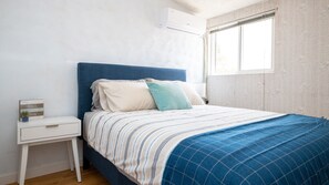 3 slaapkamers, een strijkplank/strijkijzer, wifi, beddengoed