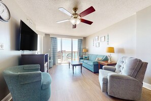 Télévision, lecteur de DVD, vidéothèque