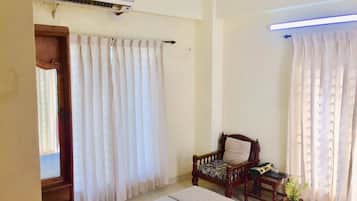 2 bedrooms, in-room safe, WiFi