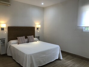 2 Schlafzimmer, Bügeleisen/Bügelbrett, Reisekinderbett, kostenloses WLAN