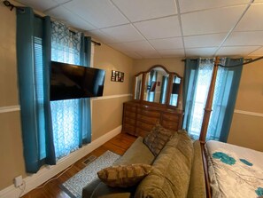1 bedroom, iron/ironing board, free WiFi, bed sheets