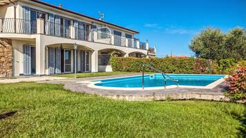 Family Villa, Multiple Bedrooms, Mountainside (Villa Lucia Riviera dei Fiori Pool) | Private pool