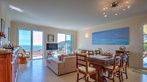 Villa familiar, 5 habitaciones, microondas, junto a la montaña (Villa Lucia Riviera dei Fiori,) | Área de sala de estar