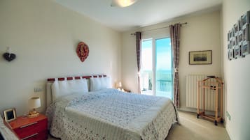 Family Villa, Multiple Bedrooms, Mountainside (Villa Lucia Riviera dei Fiori Pool) | 5 bedrooms, free WiFi, bed sheets