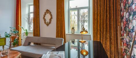 الإطلالة من المنشأة