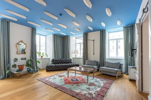 Apartemen Mewah, beberapa kamar (Tromostovje I In Heart of Ljubljana) | Area keluarga | Televisi layar datar 21-inci dengan saluran TV satelit dan TV