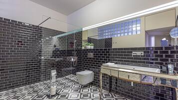 Appartement Luxe, plusieurs chambres (Tromostovje I In Heart of Ljubljana) | Salle de bain