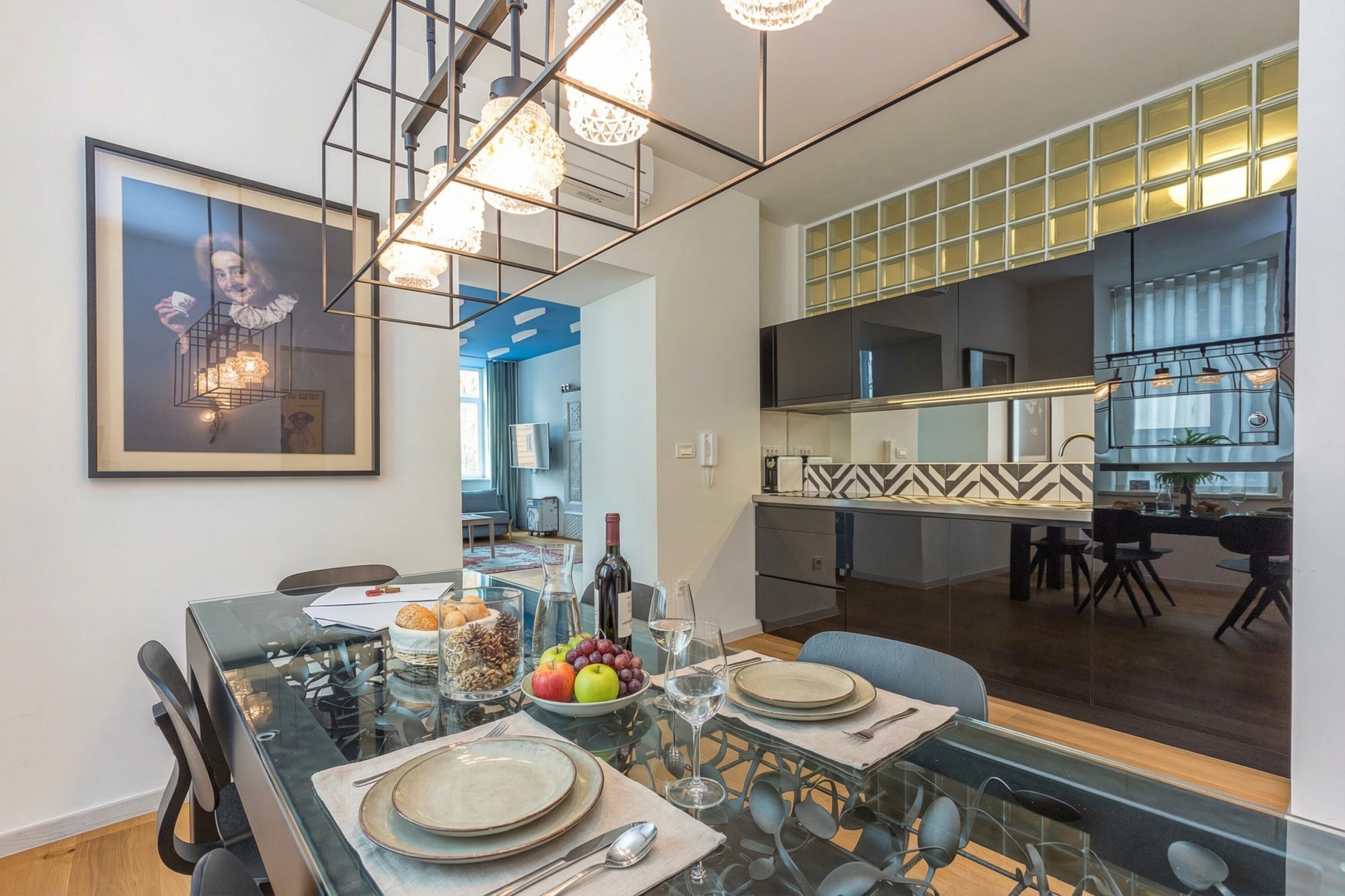 Luxury Apartment, Multiple Bedrooms (Tromostovje I In Heart of Ljubljana) | Private kitchen | Fridge, microwave, oven, stovetop