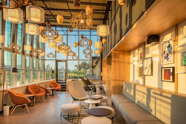 Premium Room | Executive lounge - Crowne Plaza Budapest by IHG (Budapest)