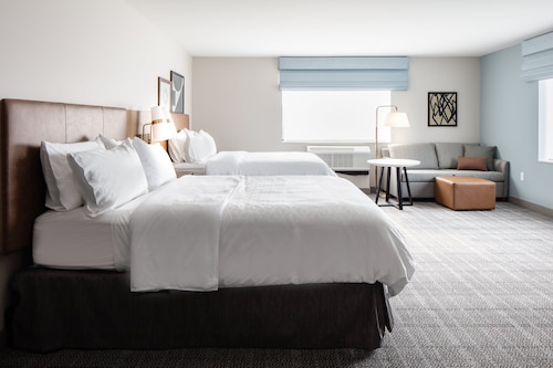 Staybridge Suites Iowa City Coralville by IHG