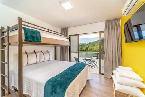 Premium bedding, minibar, individually decorated, individually furnished