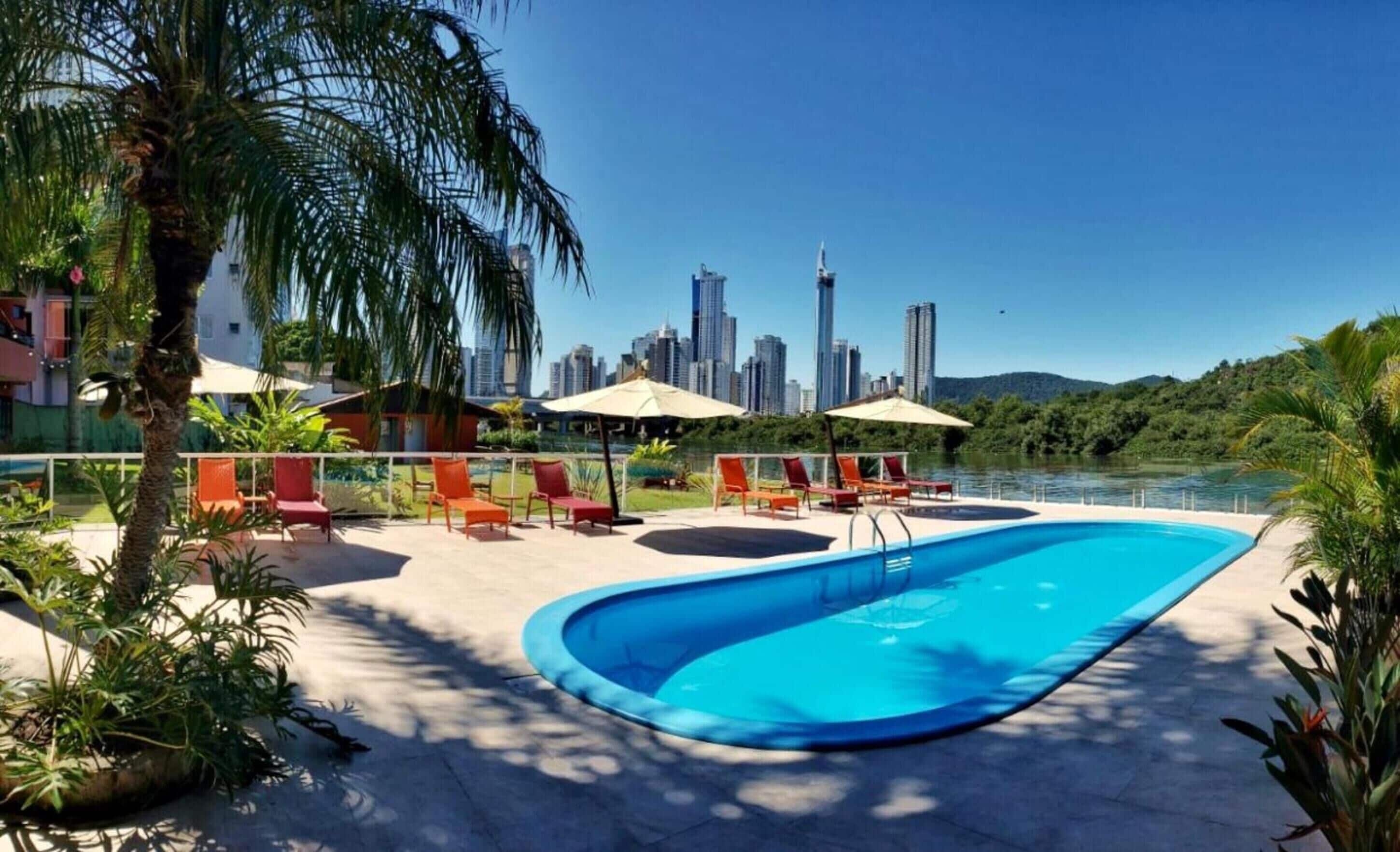 Außenpool, Liegestühle