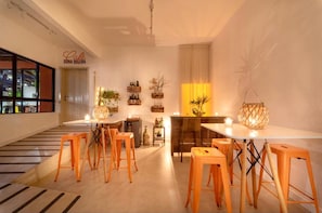 Coffee shop