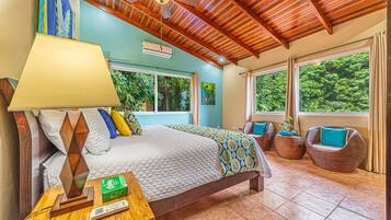 3 makuuhuonetta, silitysrauta/-lauta, ilmainen Wi-Fi, vuodevaatteet