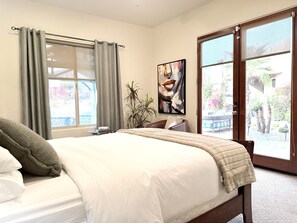 5 habitaciones, escritorio y tabla de planchar con plancha 