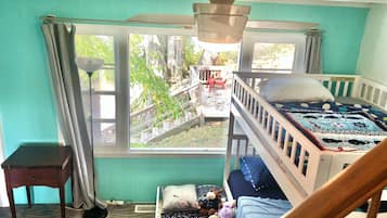 4 slaapkamers, reisbedje, gratis wifi, beddengoed