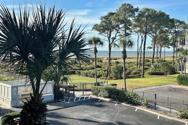 Gorgeous view of the ocean from the balcony