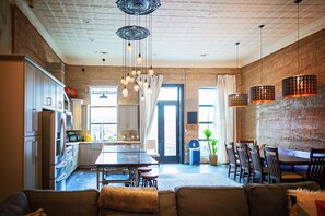 Fridge, microwave, oven, stovetop - 'Willie's Place' - Downtown Living  (San Angelo)