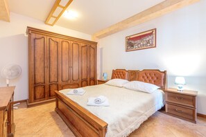 Family House, Multiple Bedrooms (Pool & Fun House Betiga 1 With Gym) | 6 bedrooms, free WiFi, bed sheets - Pool & Fun House Betiga 1 With Gym (Vodnjan)