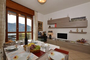 Family Villa, 3 Bedrooms, 2 Bathrooms (Casa Virginia) | Dining