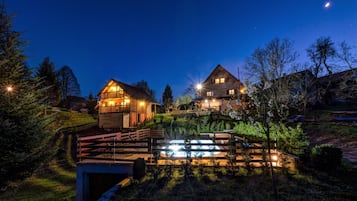 Familienhaus, 4 Schlafzimmer, 2 Bäder, Bergseite (Chalet Zavrh with Private Heated Pool) | Außenbereich